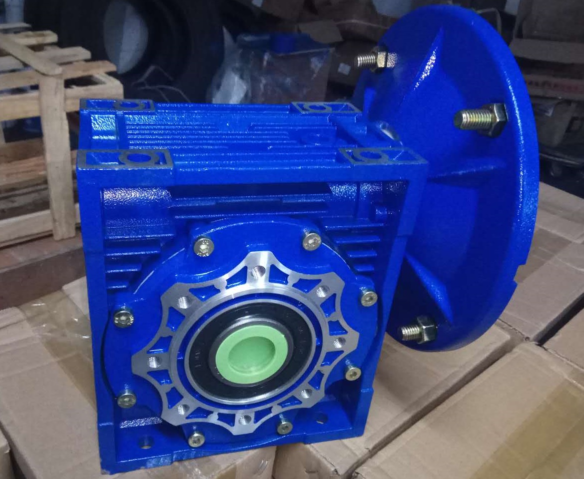 臺機(jī)減速機(jī)