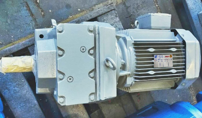 用在驗布機(jī)上電機(jī)減速機(jī)